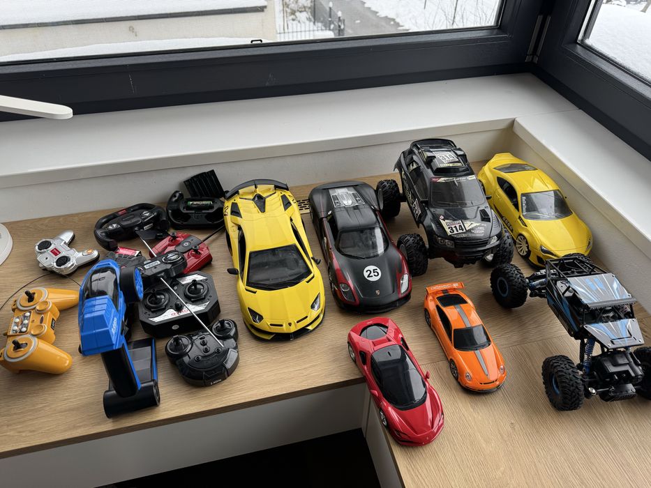 Zestaw samochodow sterowanych