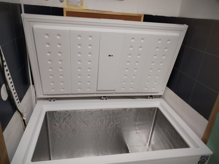2 Freezer e 1 arca restauração