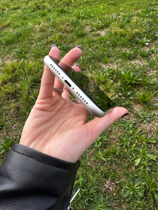 IPhone 11 128gb como novo com 5 capas negociável