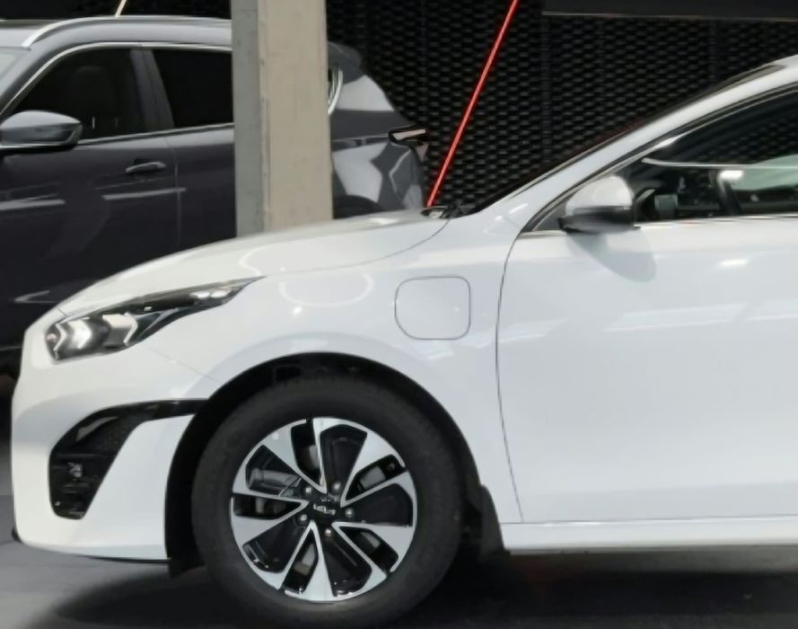 2022- Kia ceed 3 lift gt line biała perła pro cee'd błotnik lewy przedni hybryda