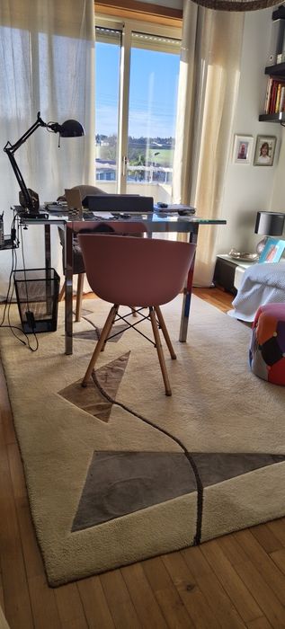 Carpete escritório 100% lã.  Também dá para mesa de jantar