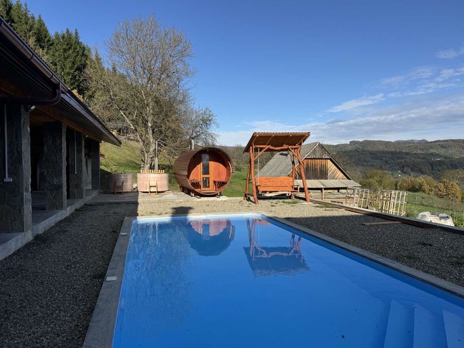 Шале в Карпатах з чаном та сауною