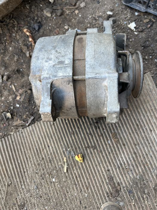 Продам генератор до москвича добрий стан