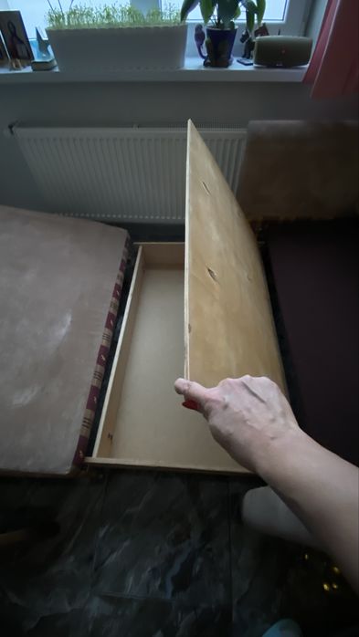 Компактний диванчик. Розкладний.Зі спальним місцем.