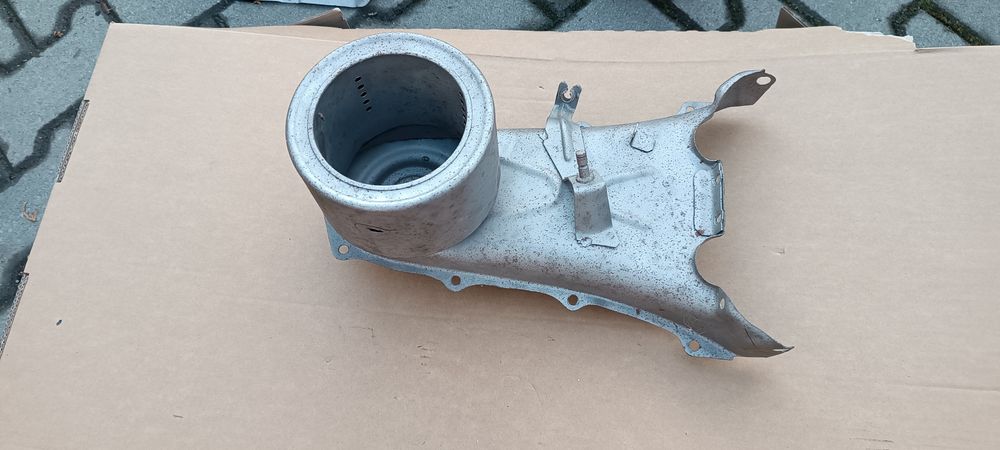Fiat 126p obudowa silnika obudowa filtra powietrza nowa oryginalna bez