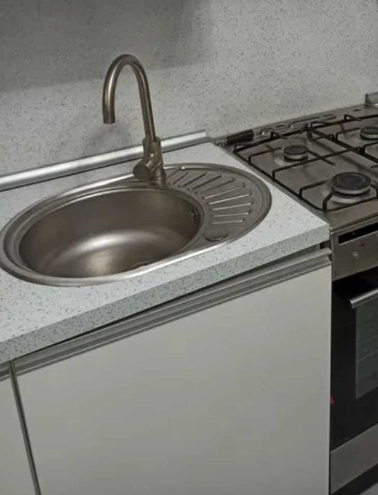 Komplet zlewozmywak z baterią kuchenną blat laminowany biały srebrny