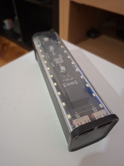 Powerbank 27000mah com leds, USB-PD 22W