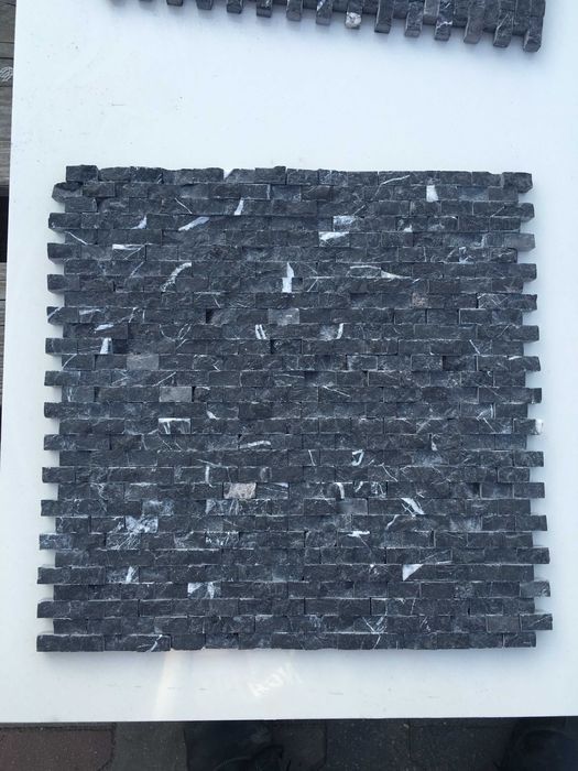 Mozaika kamień petronio blanco i petronio negro 30x30 ROCA Rock Art