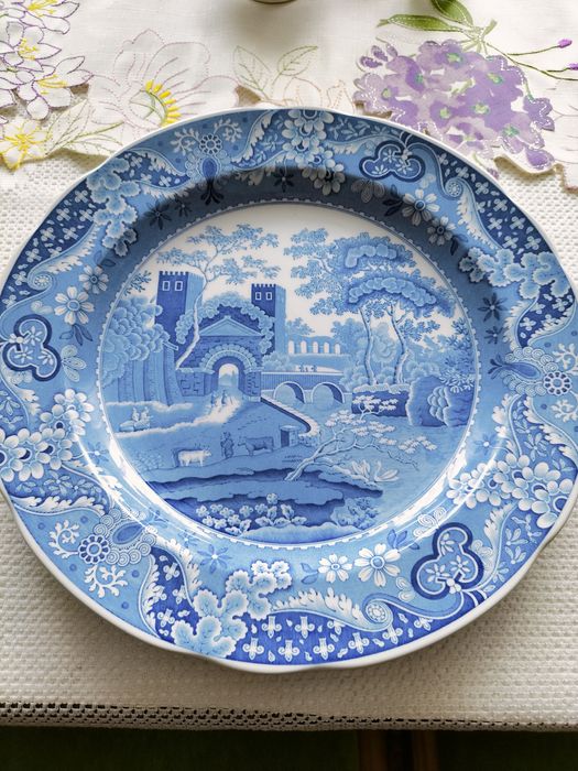 Talerz biało-niebieski- Spode