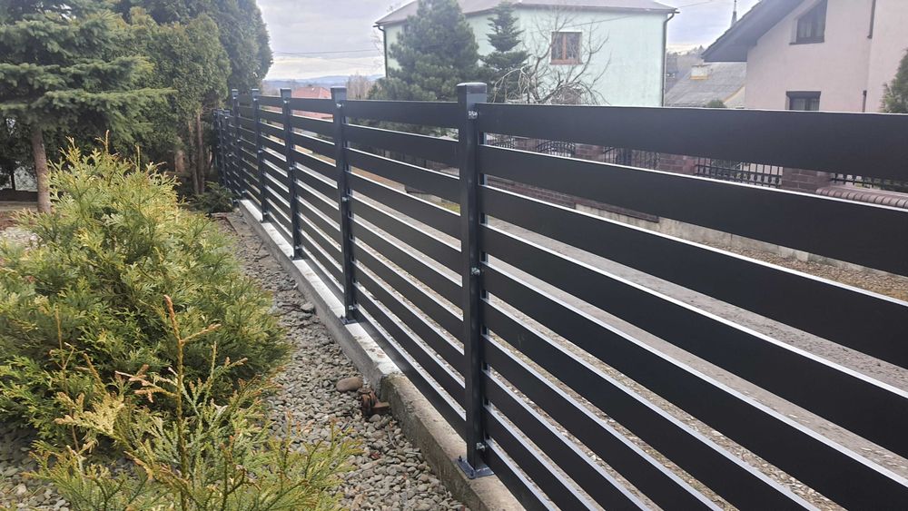 Bramy przesuwne, skrzydłowe, przęsła, barierki, aluminium