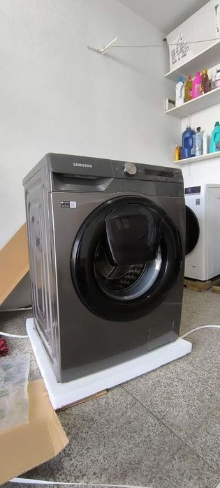 Máquina de Lavar Roupa Samsung Addwash