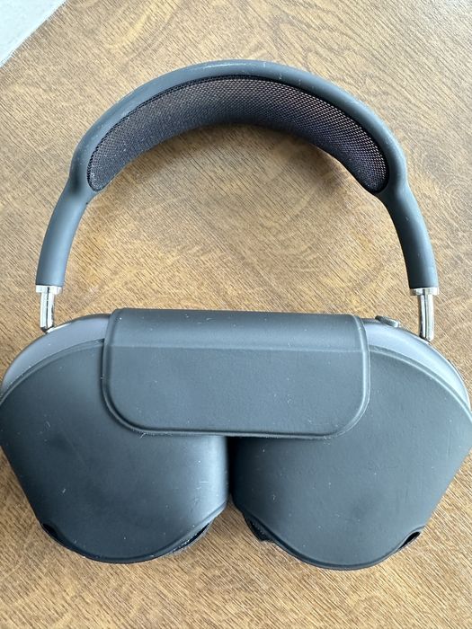 Продам AirPods Pro Max