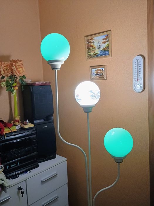 Sprzedam ładną lampę stojącą