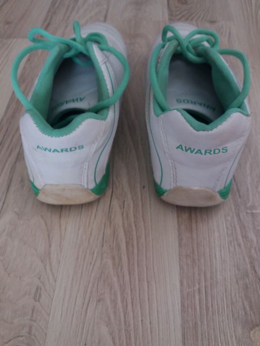 Buty sportowe r. 38