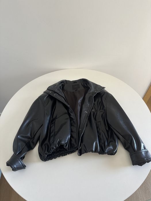 Casaco de Cabedal Preto Zara