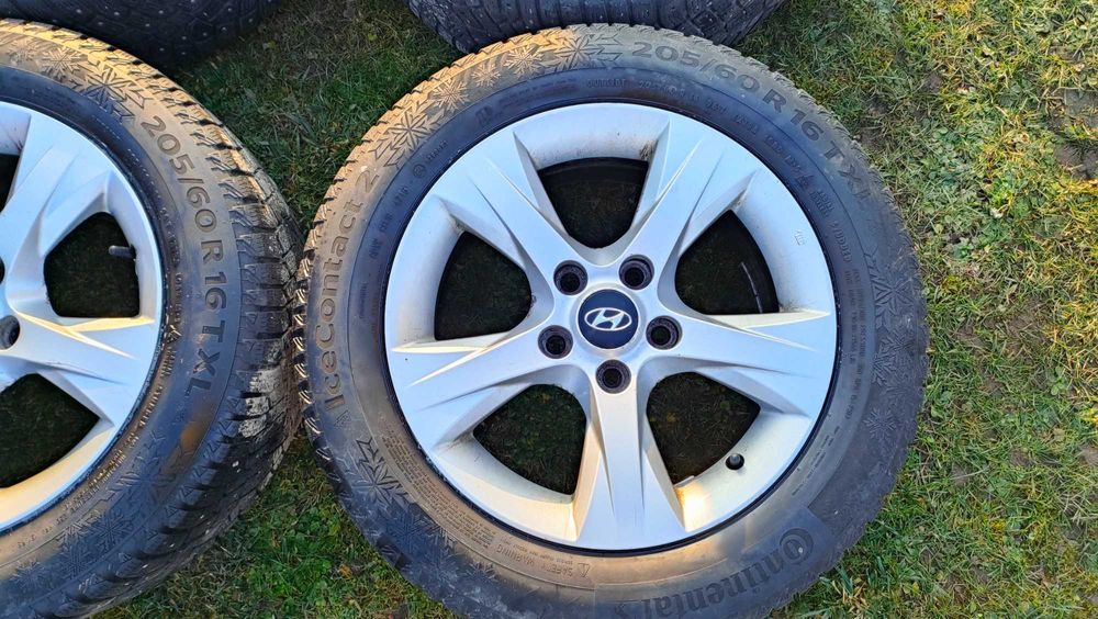 Felgi aluminiowe Hyundai R16 5x114.3 **Opony zimowe 205/60**