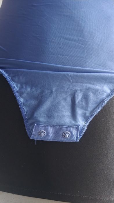 Nowe niebieskie body Tezenis kobaltowyS