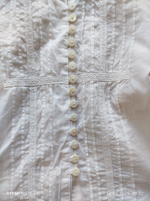 Biała elegancka bawełniana koszula z długim rękawem stójka ze stójką r