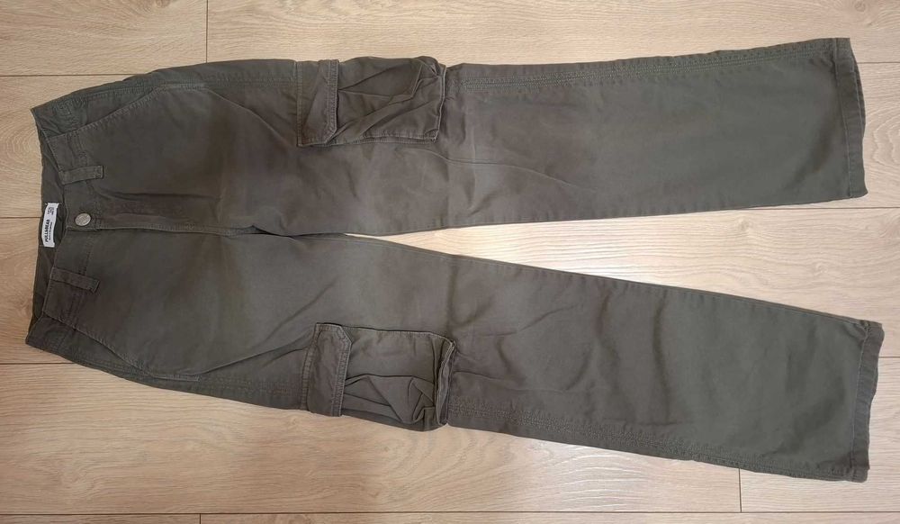 Spodnie damskie bojówki Pull & Bear, roz. 32. Kolor khaki. Okazja!
