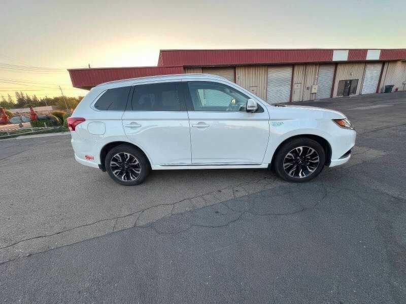 2018 Mitsubishi Outlander PHEV GT