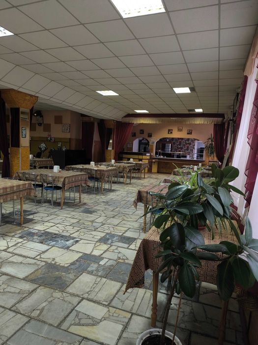 Здам в оренду приміщення кафе 300-340 м.кв. під різні види діяльності