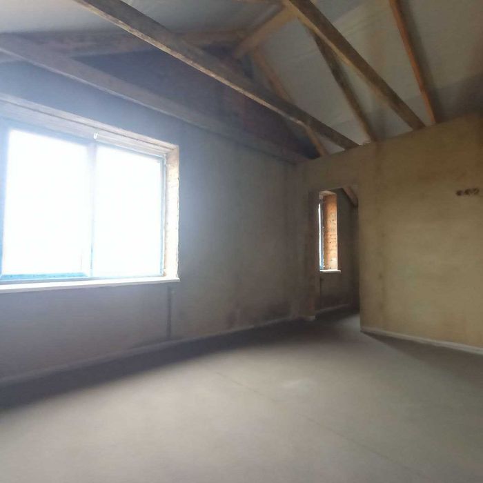 Продаж 2 поверхового будинку з опаленням і ділянкою на 5 соток