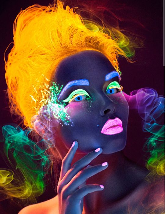 Принтер Oki Pro 6410 neon с неоновыми красками светятся