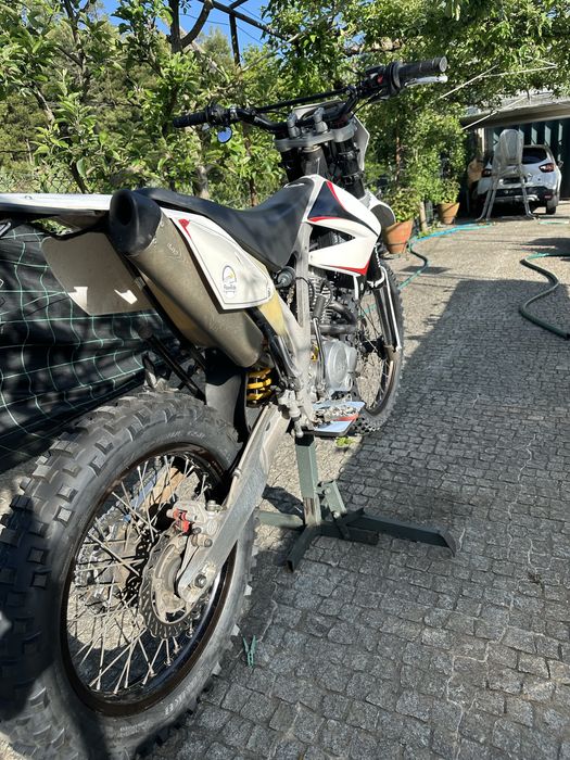 AJP 125cc Enduro