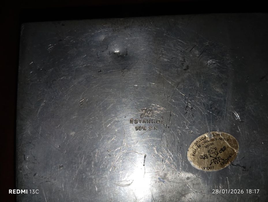 Guarda jóias em estanho