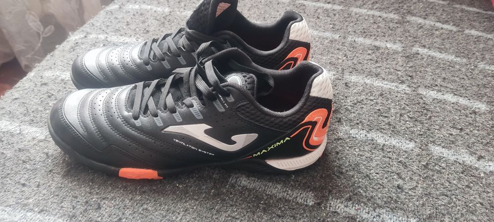 Кросівки сороконіжки Joma