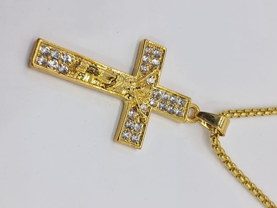 Colar com pendente cruz de Jesus dourado