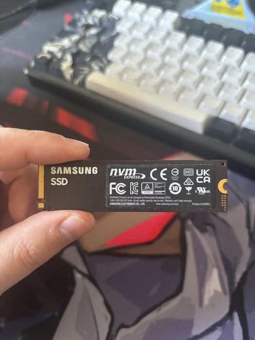 Продам ssd m.2  samsung 980 256 gb