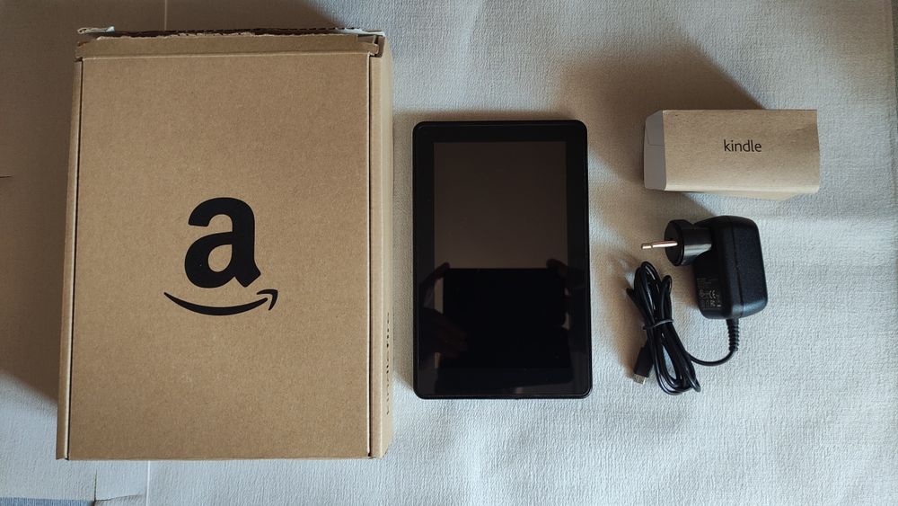 Планшет читалка Amazon Kindle Fire.