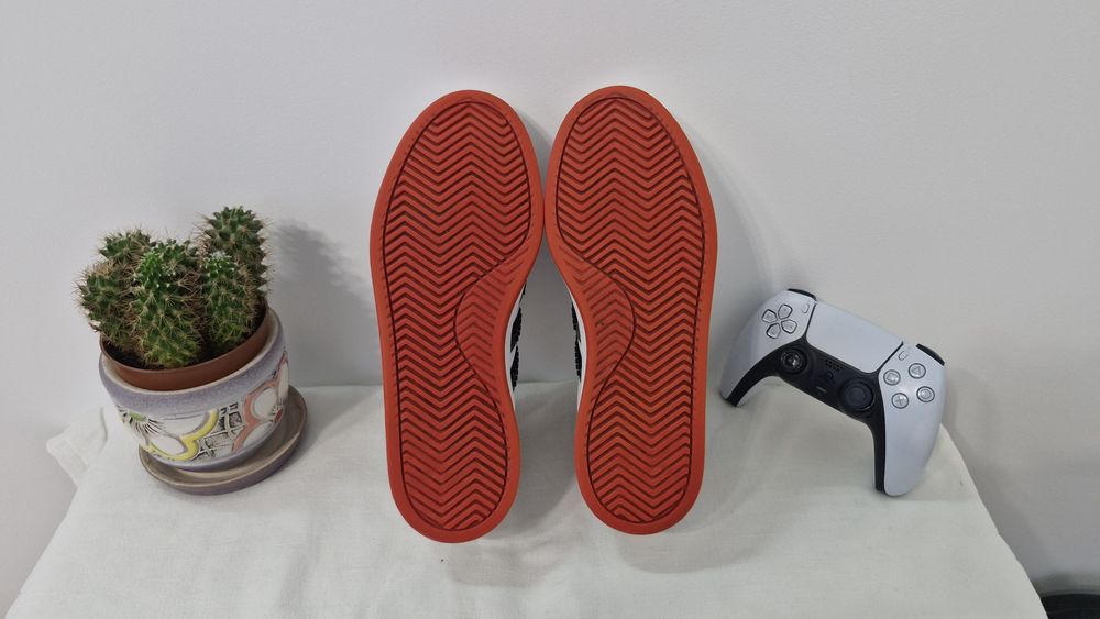 Adidas Lego.Розмір 40.5