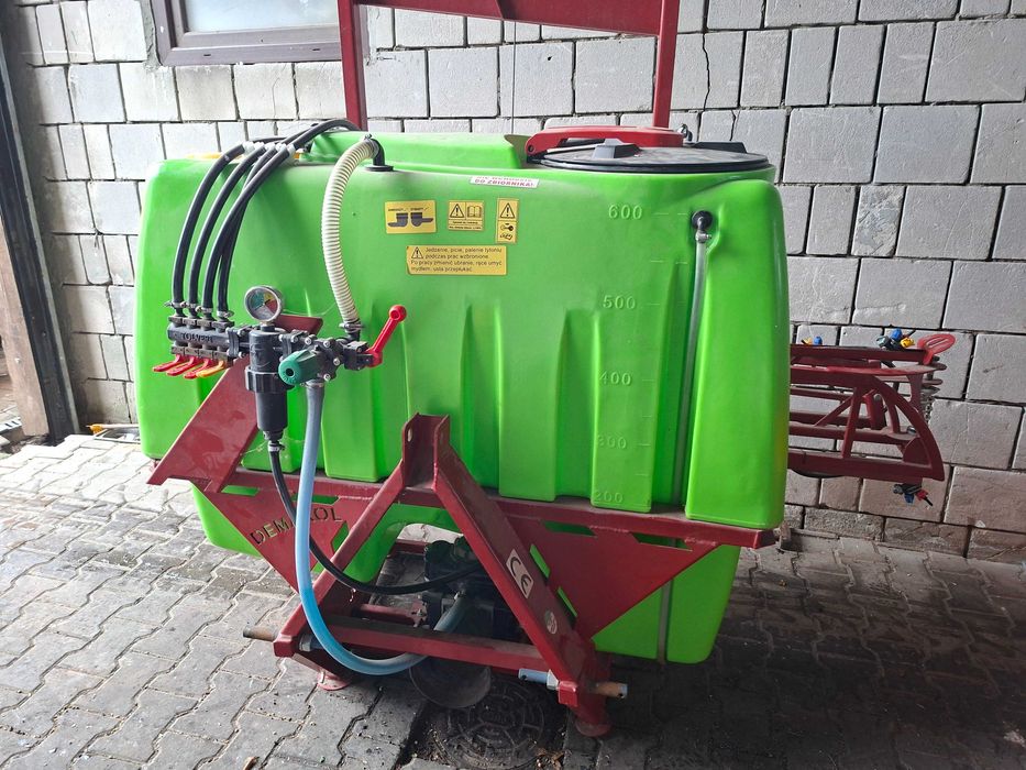 Opryskiwacz 600 litrow