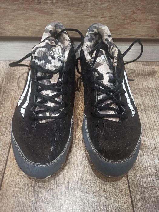Кроссовки Adidas, для занятий спортом