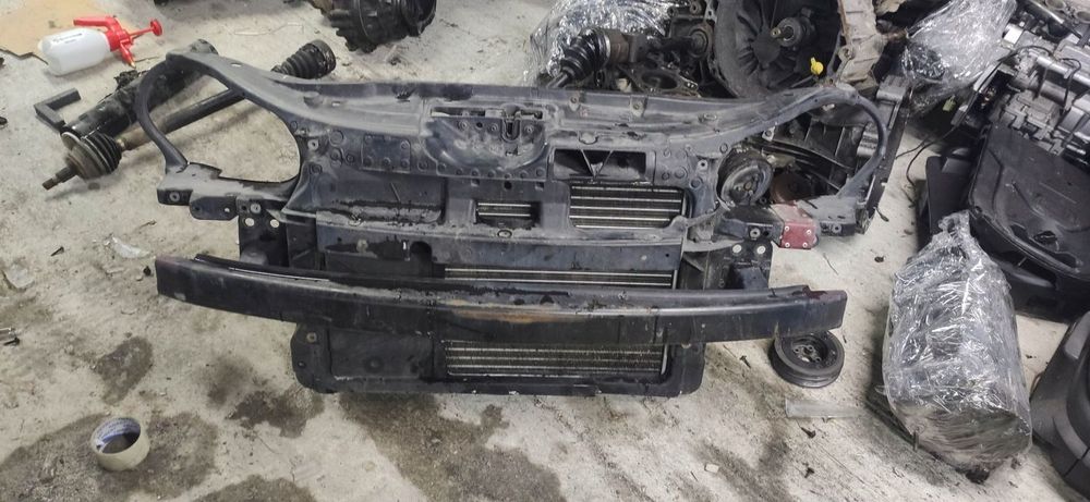 PAS PRZEDNI CHŁODNICA VW POLO 9N 01- 6Q0