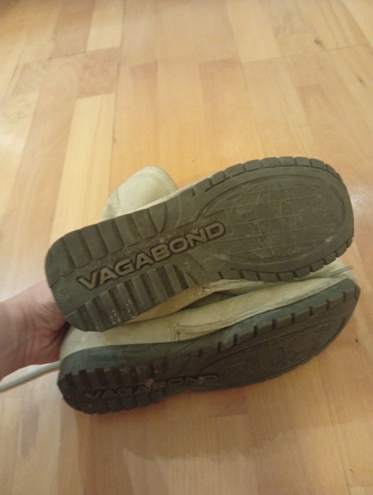 Buty vagabond skóra kozia 37 biale futerko