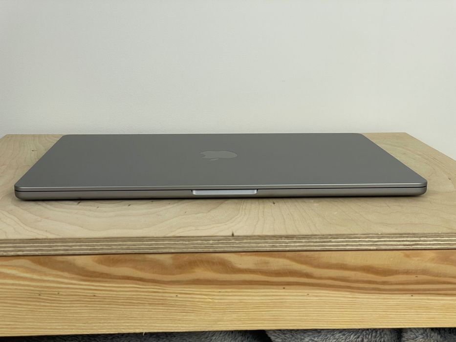2023 MacBook Air A2941 15" M2 16GB 1000GB