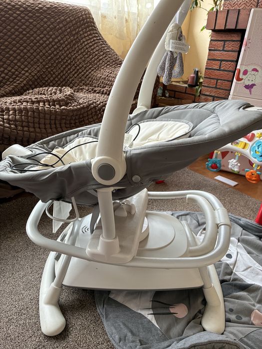 Espreguiçadeira Bebe baloiço electrica Joie Sansa