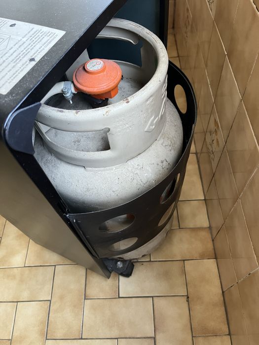 Aquecedor a gás Galp com botija vazia