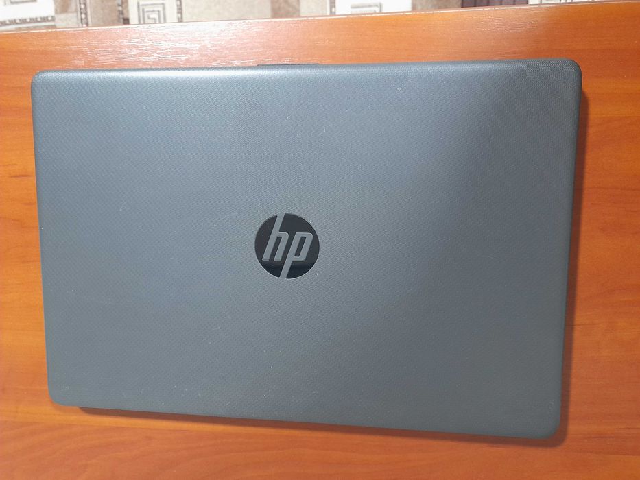 Ноутбук HP 250 G9