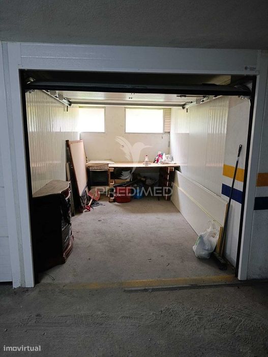 Arrenda se Box S .Francisco Xavier /Setúbal 250€