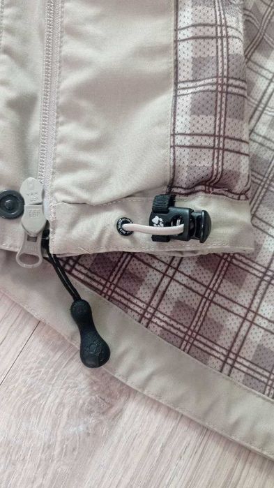 Куртка вітровка жіноча Jack Wolfskin, розмір S