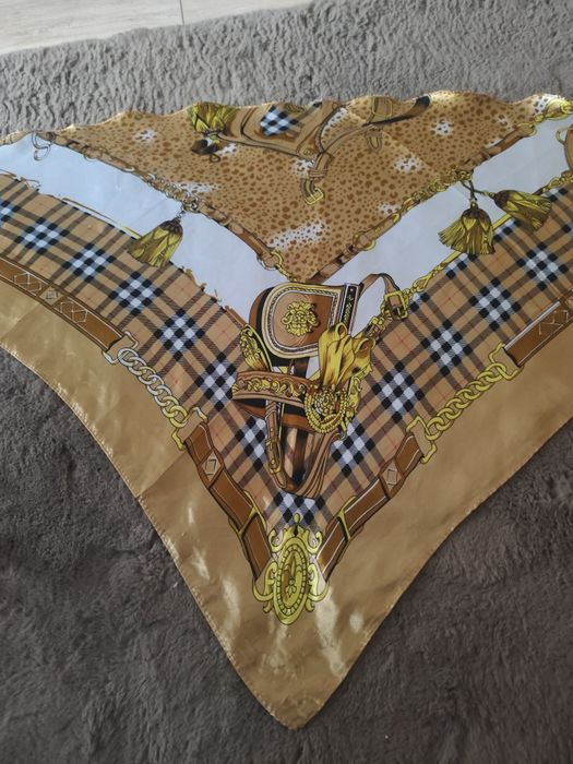 Trójkątna apaszka Burberry