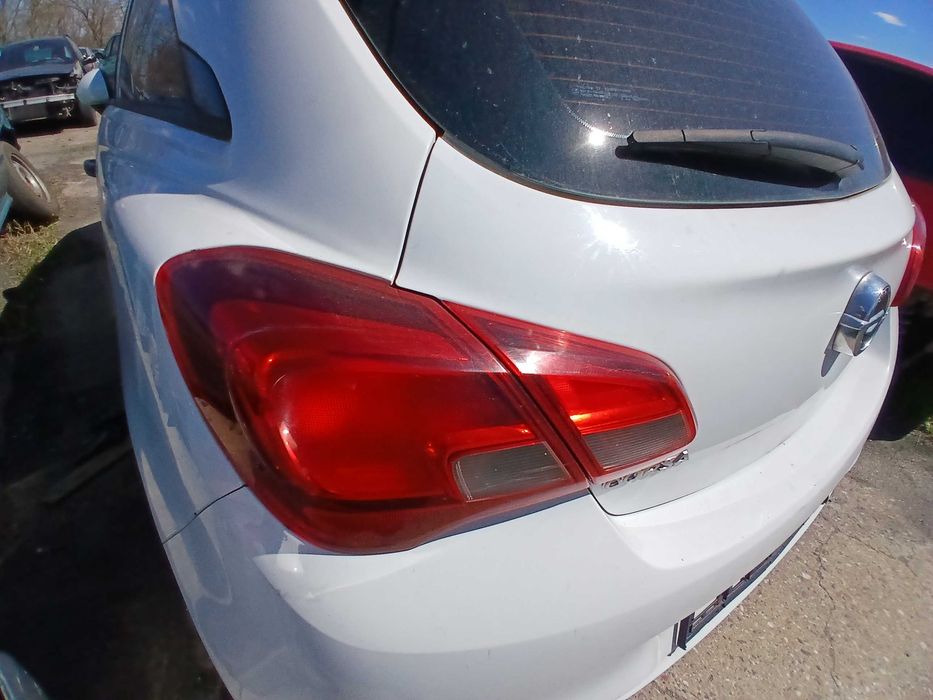Lampy tylne lewa i prawa Opel Corsa E-Van 1.3 D , 2016