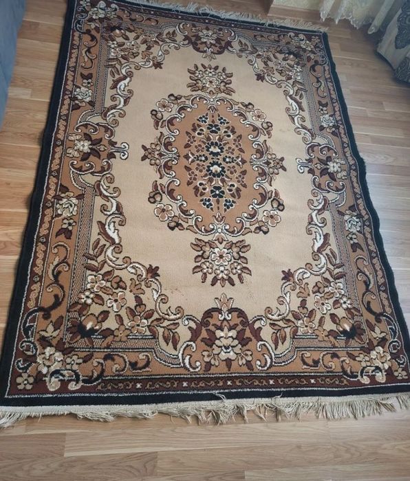 Килим , ковер овальний