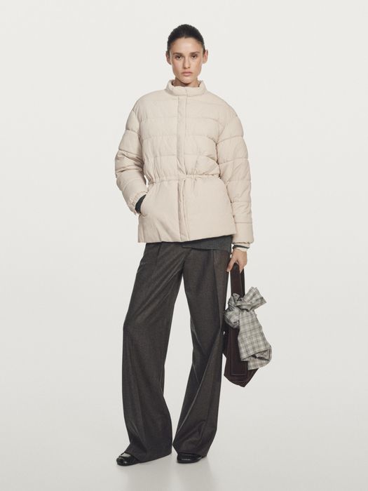 Молочная куртка Massimo Dutti