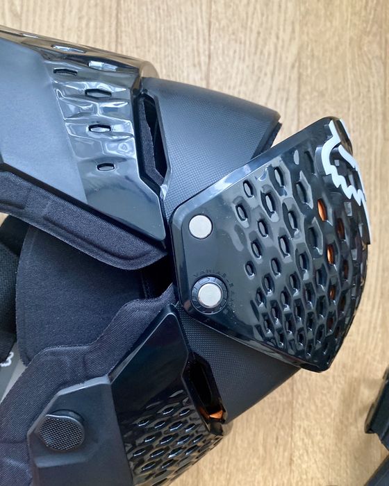 Наколенники Fox Racing Titan Pro D3O нового поколения