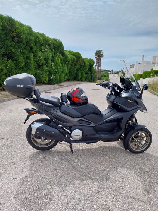 Kymco CV3 550cc Preto + Capacete